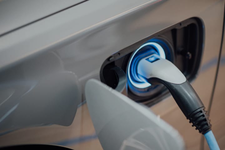Elektroladestation einer JUWEL Fertiggarage